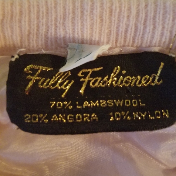 Hand crafted wool knit - Picture 13 of 14